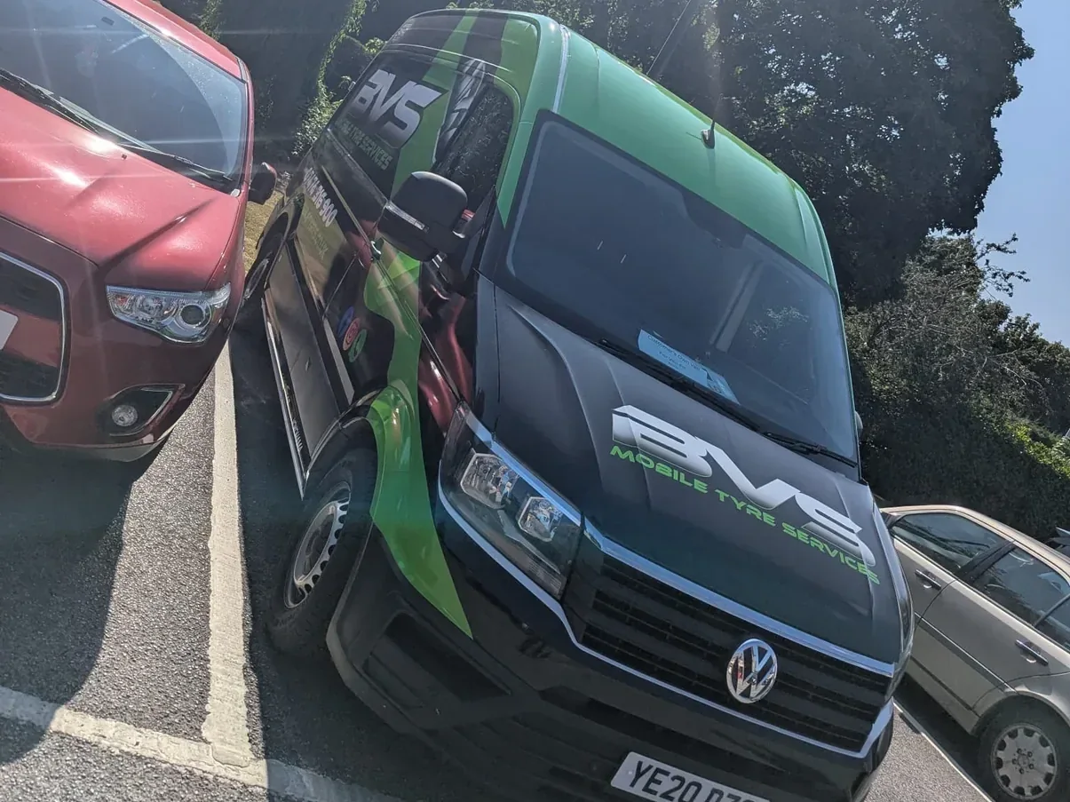 Einsatzwagen eines mobilen Reifendienstes